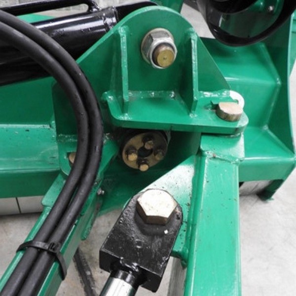 Broyeur d'accotement AGS 105 pour micro-tracteur