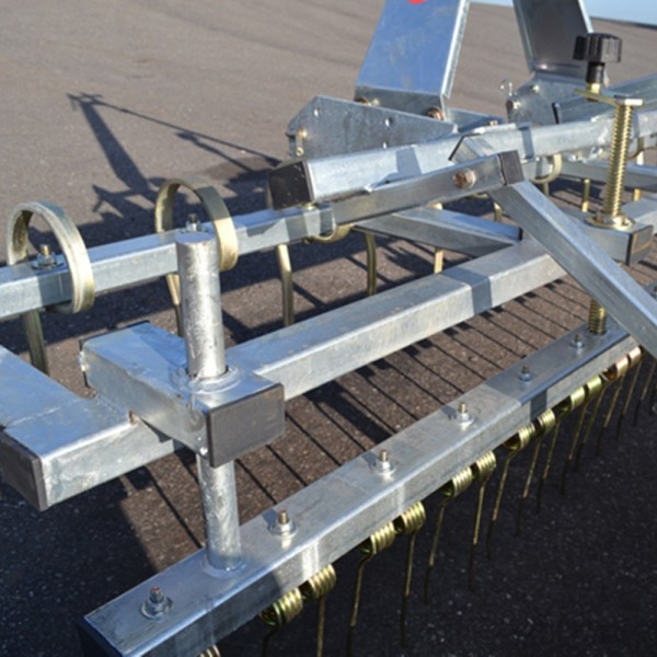Herse niveleuse de carrière BOXER EE 200