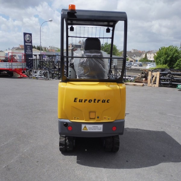Mini-pelle EUROTRAC HE18