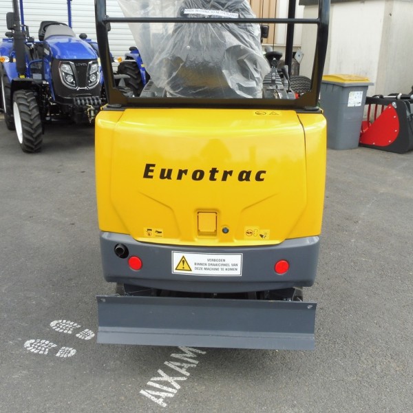 Mini-pelle EUROTRAC HE18