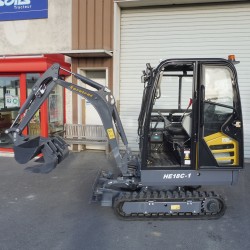 Mini-pelle EUROTRAC HE18 Cabine