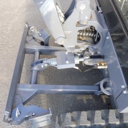 Mini-pelle EUROTRAC HE18 Cabine 2