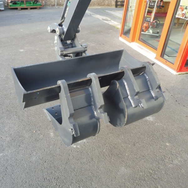 Mini-pelle EUROTRAC HE18 Cabine