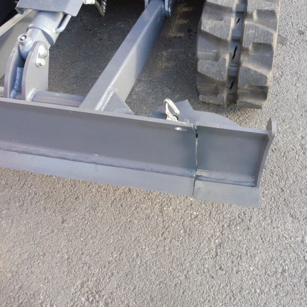 Mini-pelle EUROTRAC HE18 Cabine