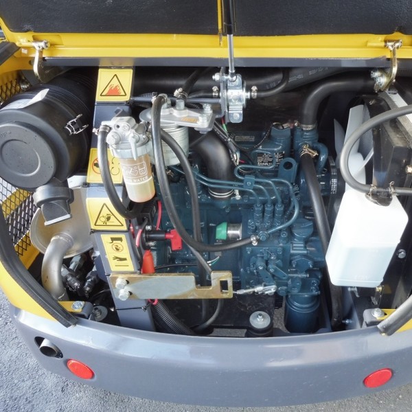 Mini-pelle EUROTRAC HE18 Cabine