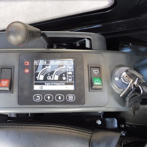 Mini-pelle EUROTRAC HE18 Cabine
