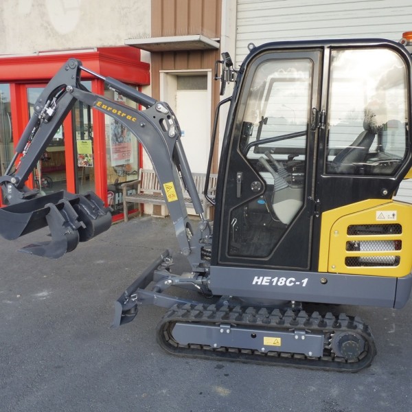 Mini-pelle EUROTRAC HE18 Cabine