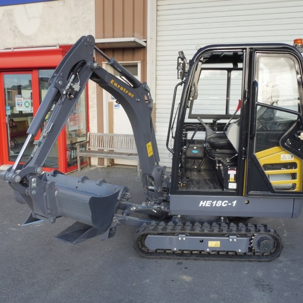 Mini-pelle EUROTRAC HE18 Cabine