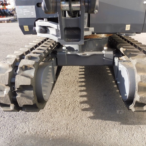 Mini-pelle EUROTRAC HE18 Cabine