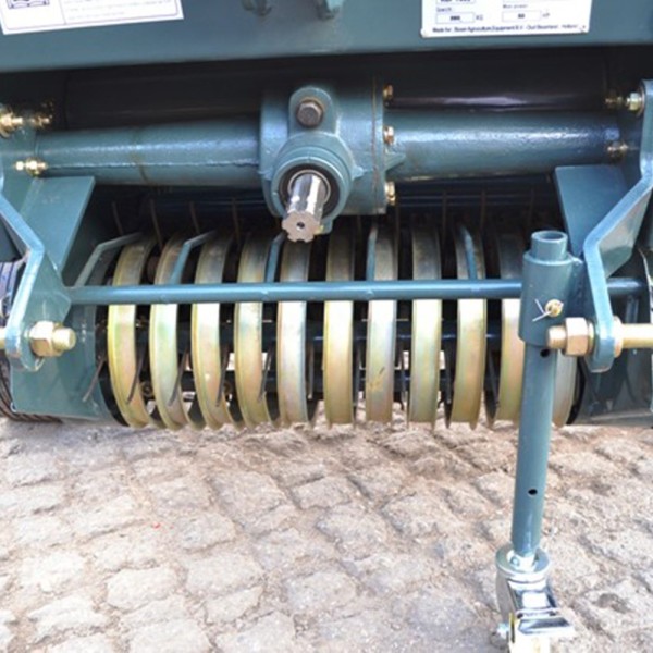Mini presse à balles rondes BOXER RBP7060