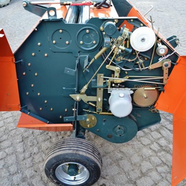 Mini presse à balles rondes BOXER RBP7060