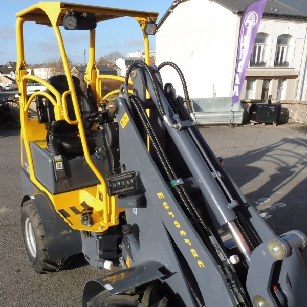 Chargeur articulé EUROTRAC W11