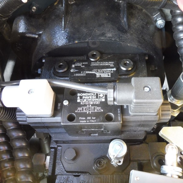 Chargeur articulé EUROTRAC W11