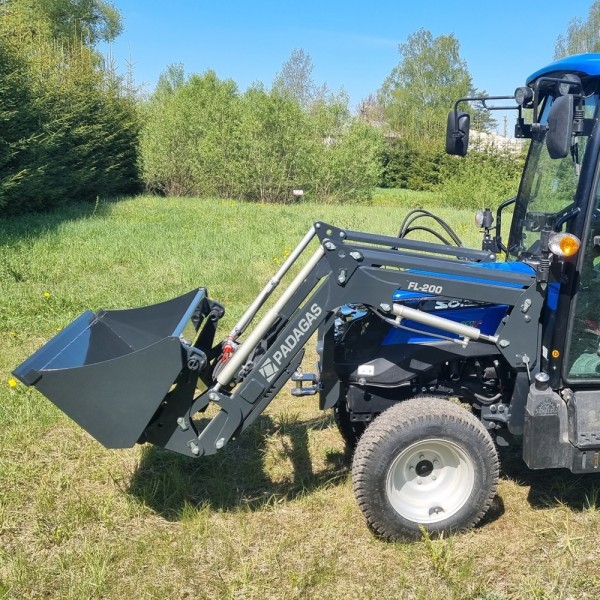 Chargeur frontal PADAGAS pour SOLIS 26HST avec godet multi