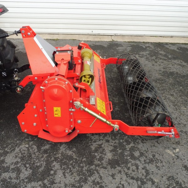 Enfouisseur de pierres EUROTRAC SB 145