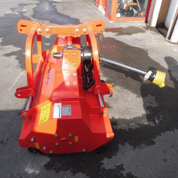 Broyeur boitier réversible EUROTRAC AG 140
