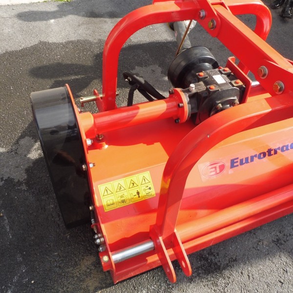 Broyeur boitier réversible EUROTRAC AG 140