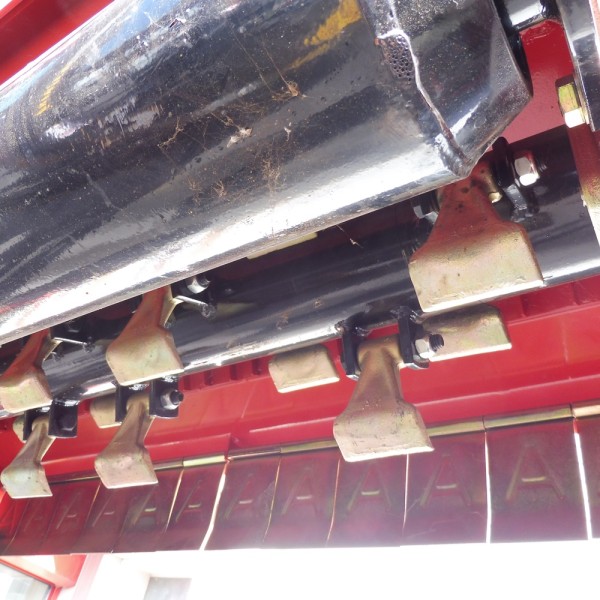 Broyeur boitier réversible EUROTRAC AG 140