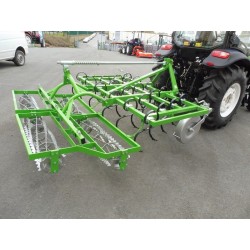 Cultivateur avec rouleaux arrière U724/3