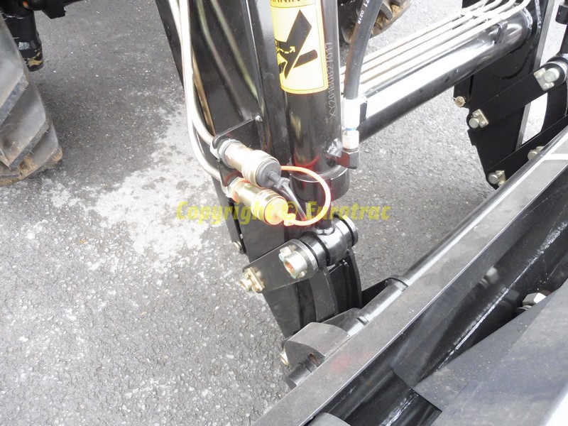 tracteur-lovol-eurotrac-M254-chargeur